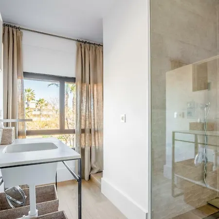 Royal Front Beach Apartment Sotogrande